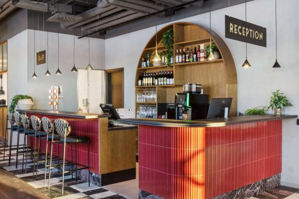 Best Western Plus Hotel Kungens Kurva - hotel with ev charging station in Stockholm county