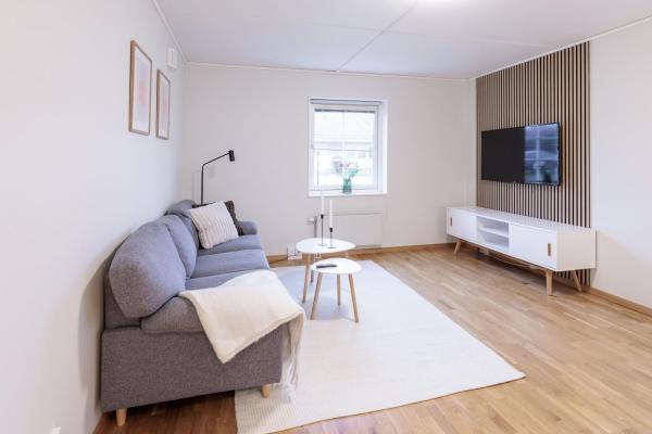 Easy Livin' Apartment Hotel - hotel with ev charging station in Kronoberg