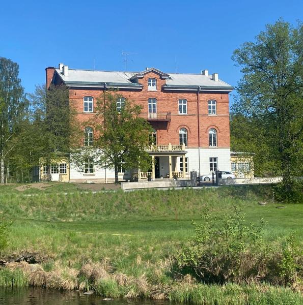 Hotel Montagne - hotel with ev charging station in Orebro County