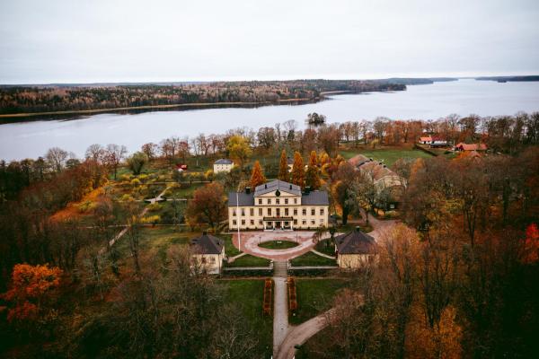 Krusenberg Herrgård - hotel with ev charging station in Uppsala county