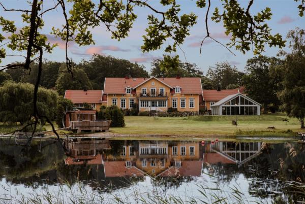 Toftaholm Herrgård - hotel with ev charging station in Kronoberg